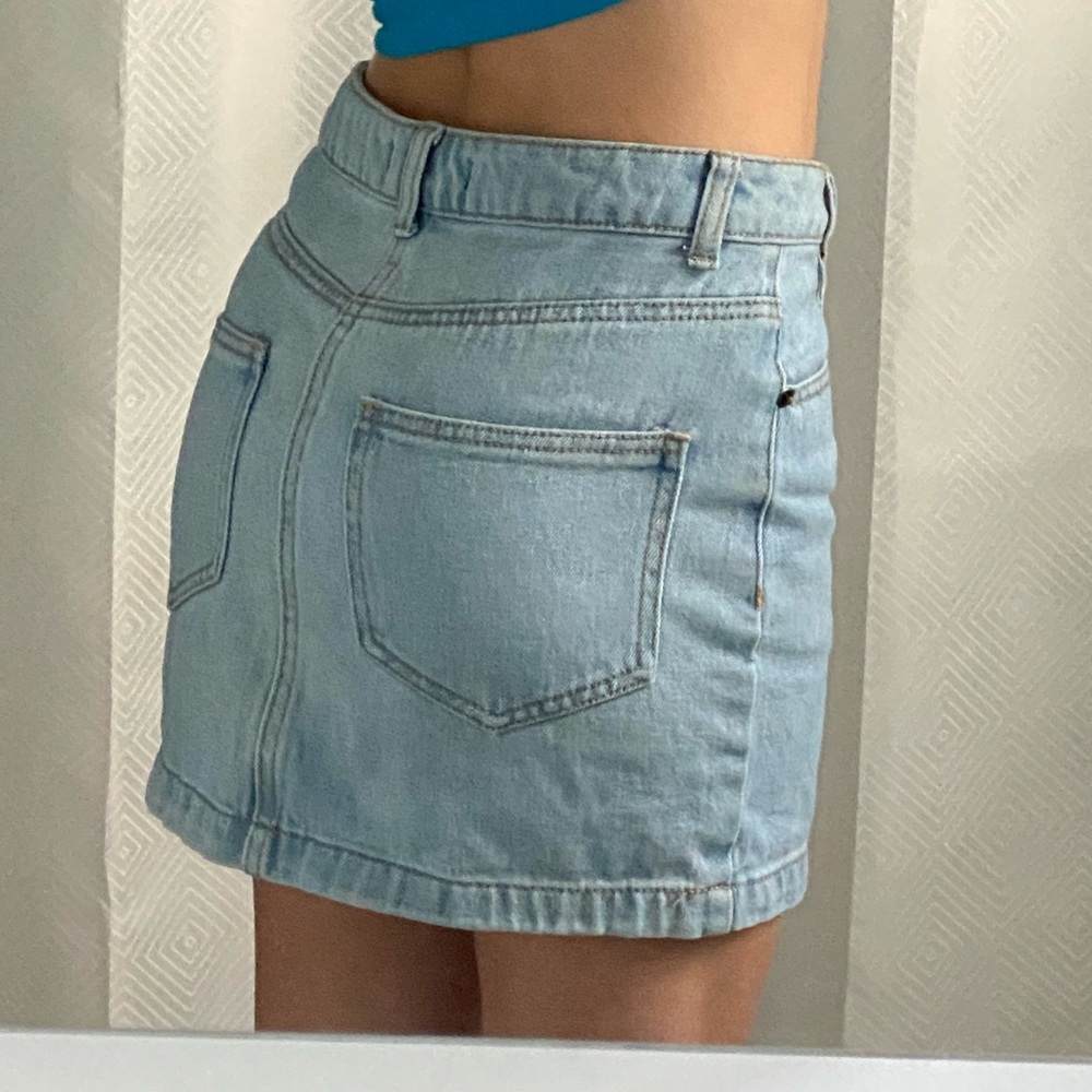 Forever 21 Denim Mini Skirt ( size XS ) - Picture 3 of 6